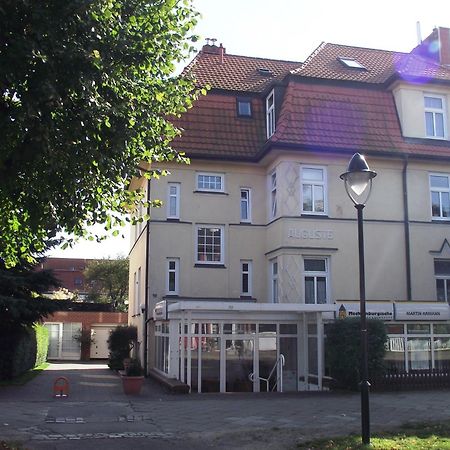 Appartement & Ferienwohnungen Thiess Rostock Buitenkant foto